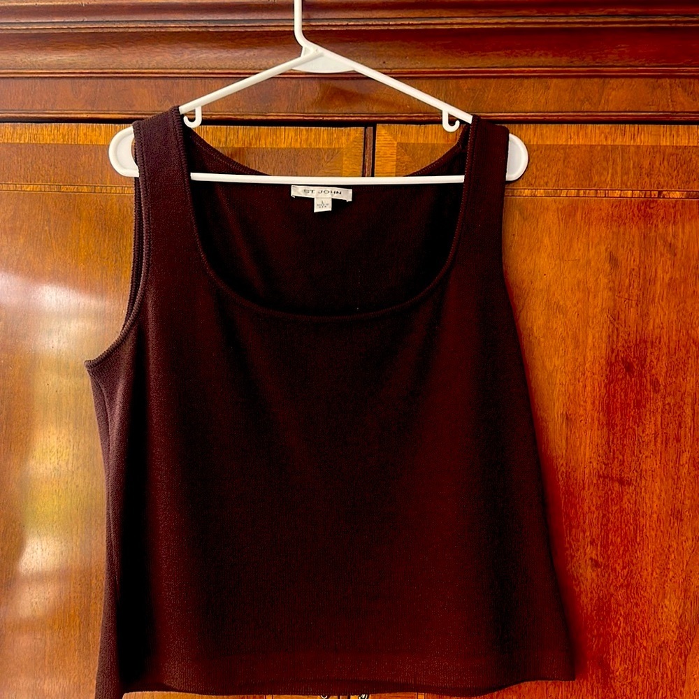 St. John’s ribbed knit, sleeveless top, brown, size L
